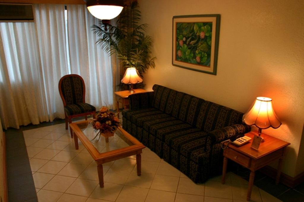 Mpt Suites Makati City Room photo