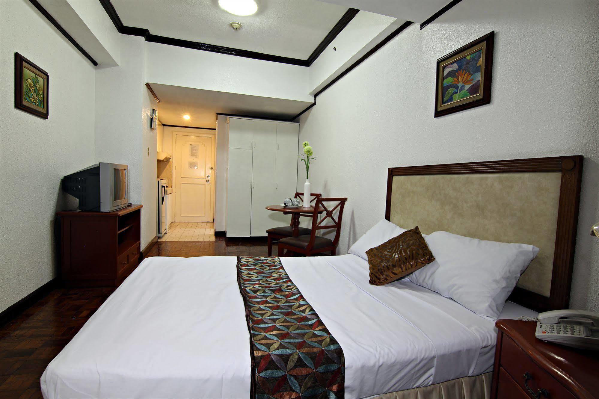 Mpt Suites Makati City Exterior photo