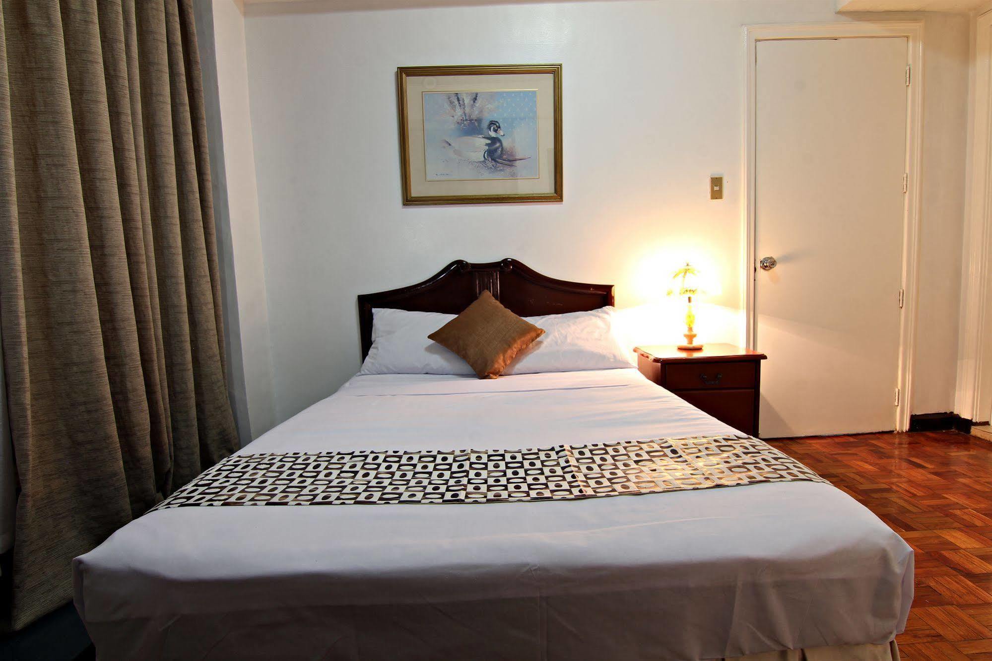 Mpt Suites Makati City Exterior photo